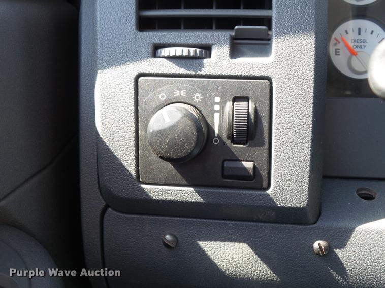 image for item DC7323 2006 Dodge Ram 3500 bale bed pickup truck