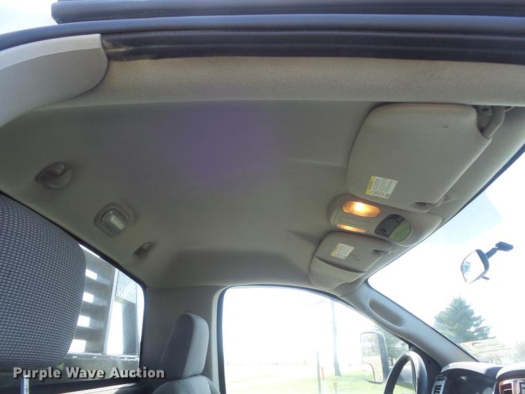 image for item DC7323 2006 Dodge Ram 3500 bale bed pickup truck