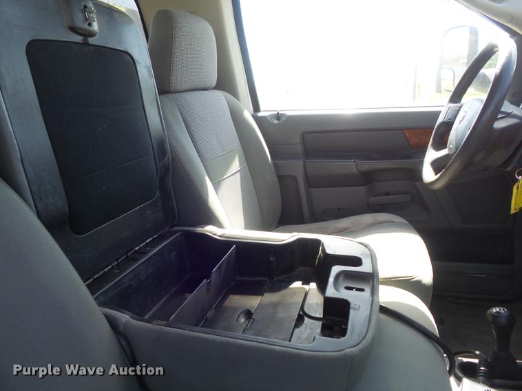 image for item DC7323 2006 Dodge Ram 3500 bale bed pickup truck