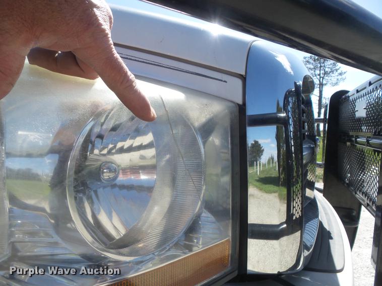 image for item DC7323 2006 Dodge Ram 3500 bale bed pickup truck