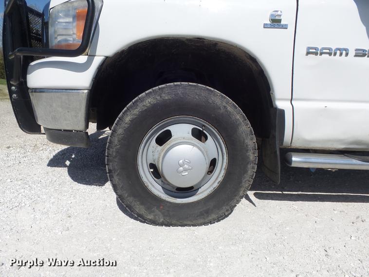 image for item DC7323 2006 Dodge Ram 3500 bale bed pickup truck