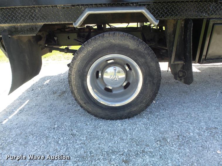 image for item DC7323 2006 Dodge Ram 3500 bale bed pickup truck