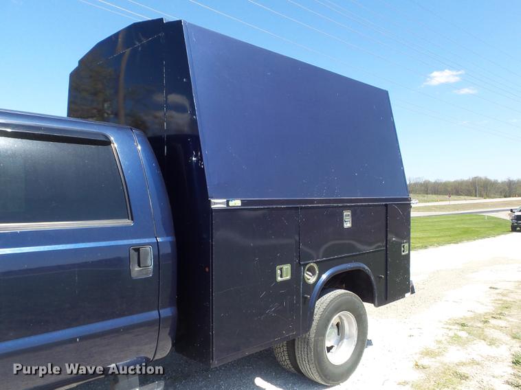 image for item DC7324 2004 Ford F350 Super Duty Lariat Crew Cab utility bed pickup truck