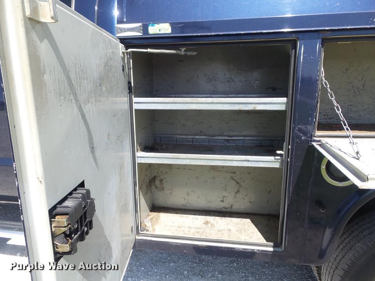 image for item DC7324 2004 Ford F350 Super Duty Lariat Crew Cab utility bed pickup truck