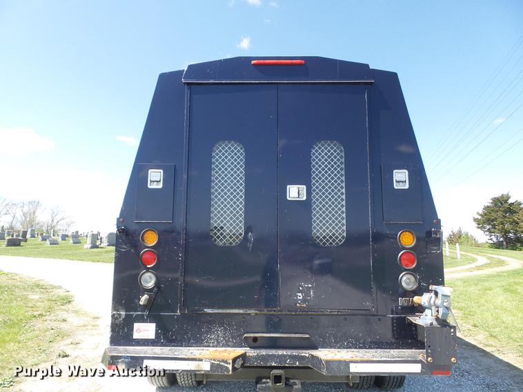 image for item DC7324 2004 Ford F350 Super Duty Lariat Crew Cab utility bed pickup truck