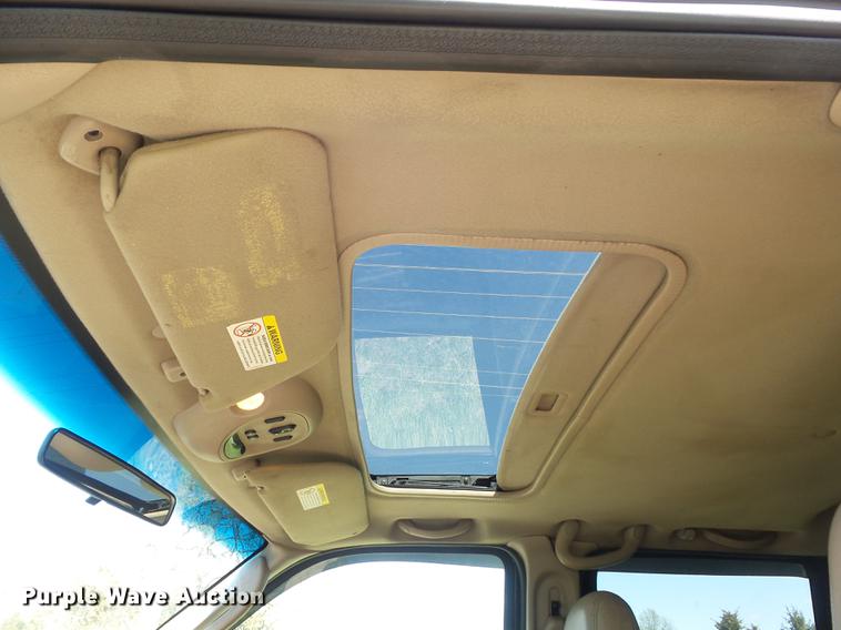 image for item DC7324 2004 Ford F350 Super Duty Lariat Crew Cab utility bed pickup truck