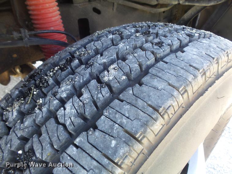 image for item DC7324 2004 Ford F350 Super Duty Lariat Crew Cab utility bed pickup truck