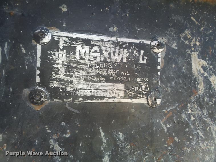 image for item DC7326 2005 Chevrolet Silverado 3500 Ext. Cab flatbed pickup truck