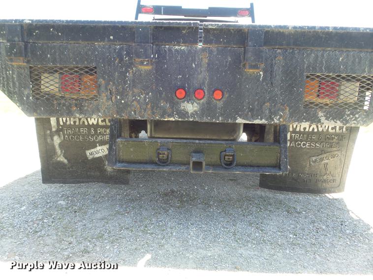 image for item DC7326 2005 Chevrolet Silverado 3500 Ext. Cab flatbed pickup truck