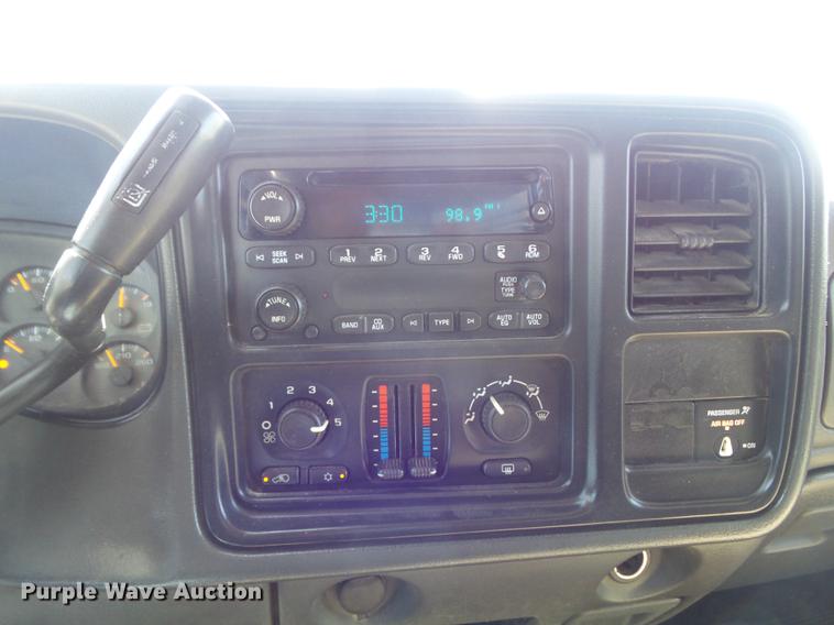 image for item DC7326 2005 Chevrolet Silverado 3500 Ext. Cab flatbed pickup truck