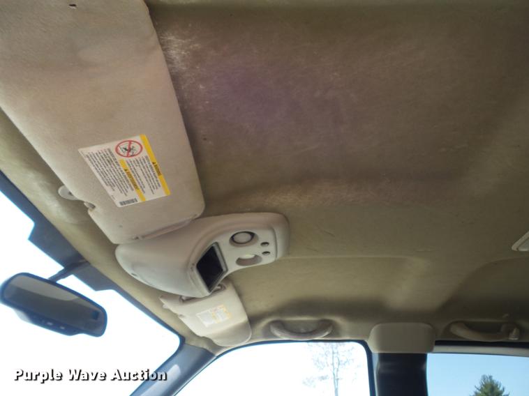 image for item DC7326 2005 Chevrolet Silverado 3500 Ext. Cab flatbed pickup truck