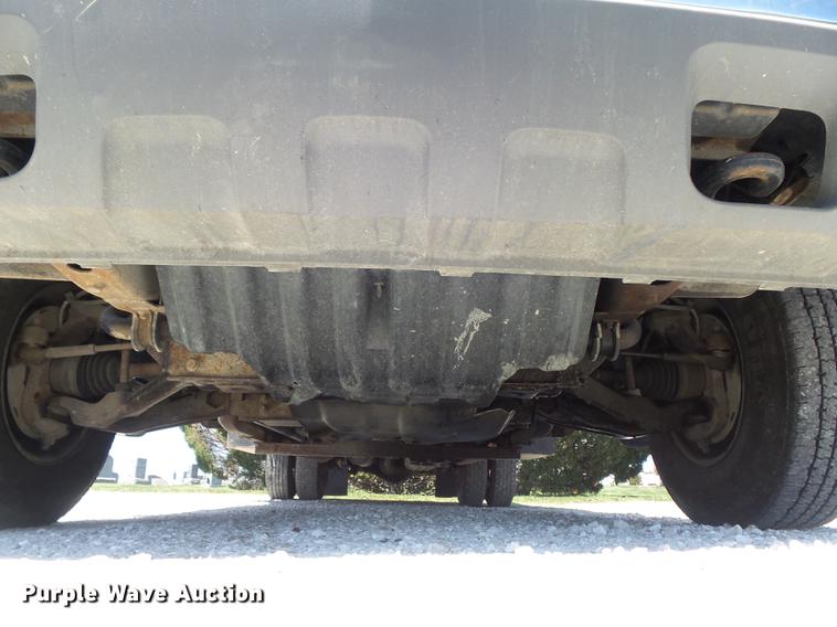 image for item DC7326 2005 Chevrolet Silverado 3500 Ext. Cab flatbed pickup truck