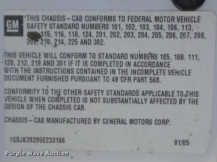 image for item DC7326 2005 Chevrolet Silverado 3500 Ext. Cab flatbed pickup truck