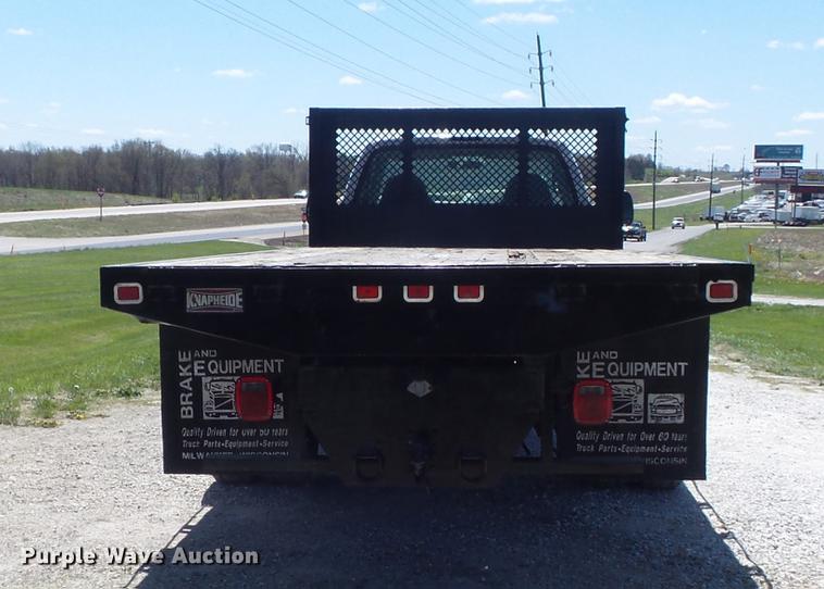 image for item DC7328 2002 Ford F550 Super Duty XL flatbed truck