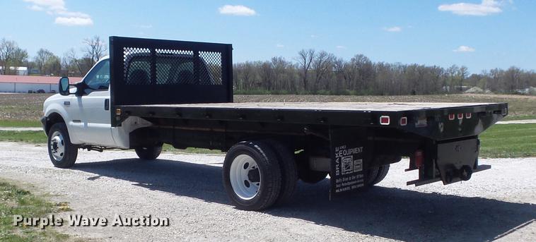 image for item DC7328 2002 Ford F550 Super Duty XL flatbed truck