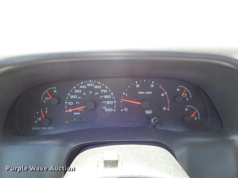 image for item DC7328 2002 Ford F550 Super Duty XL flatbed truck