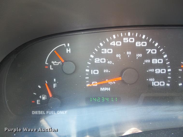 image for item DC7328 2002 Ford F550 Super Duty XL flatbed truck