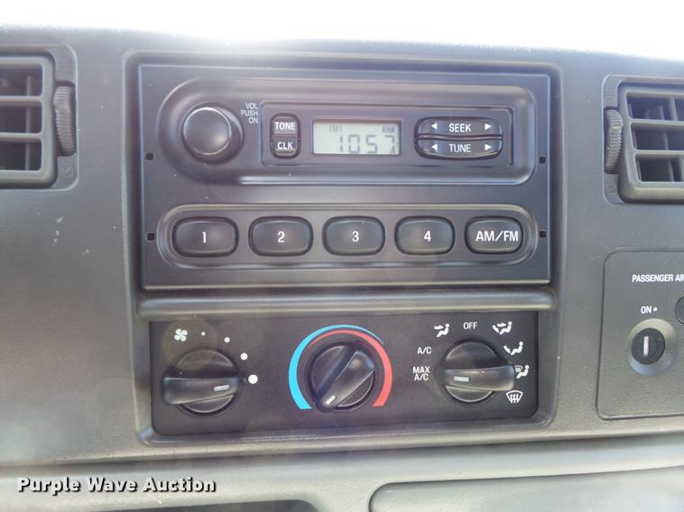 image for item DC7328 2002 Ford F550 Super Duty XL flatbed truck