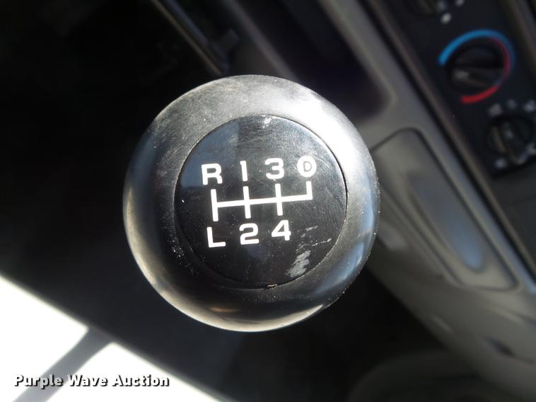 image for item DC7328 2002 Ford F550 Super Duty XL flatbed truck