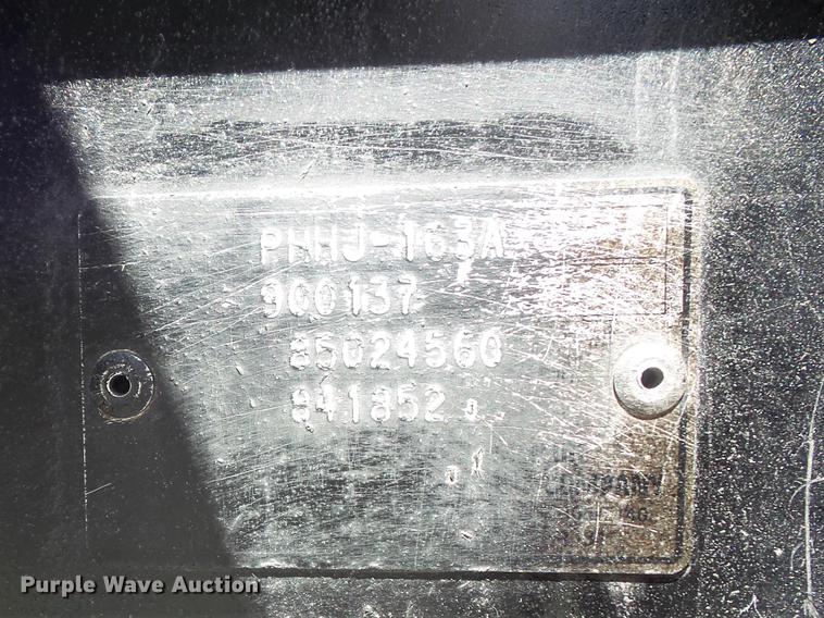 image for item DC7328 2002 Ford F550 Super Duty XL flatbed truck