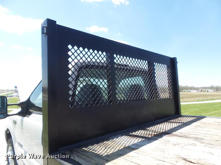 image for item DC7328 2002 Ford F550 Super Duty XL flatbed truck