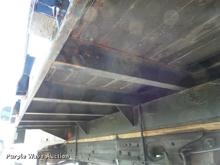 image for item DC7328 2002 Ford F550 Super Duty XL flatbed truck
