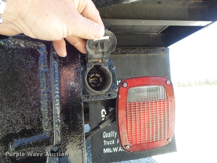 image for item DC7328 2002 Ford F550 Super Duty XL flatbed truck