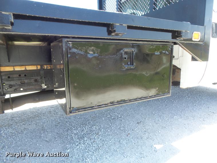 image for item DC7328 2002 Ford F550 Super Duty XL flatbed truck