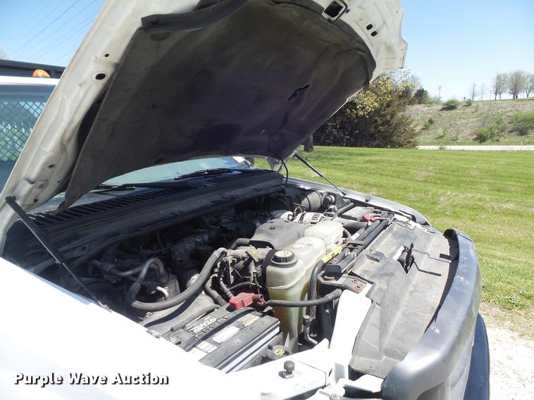 image for item DC7328 2002 Ford F550 Super Duty XL flatbed truck