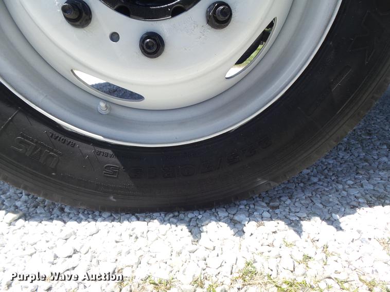 image for item DC7328 2002 Ford F550 Super Duty XL flatbed truck