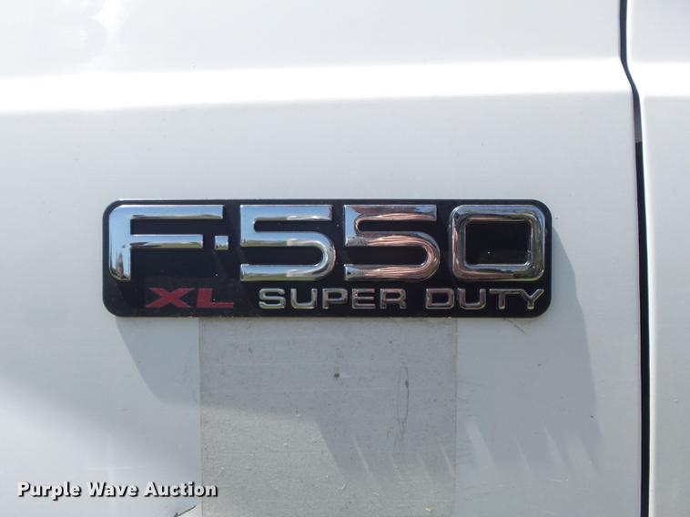 image for item DC7328 2002 Ford F550 Super Duty XL flatbed truck