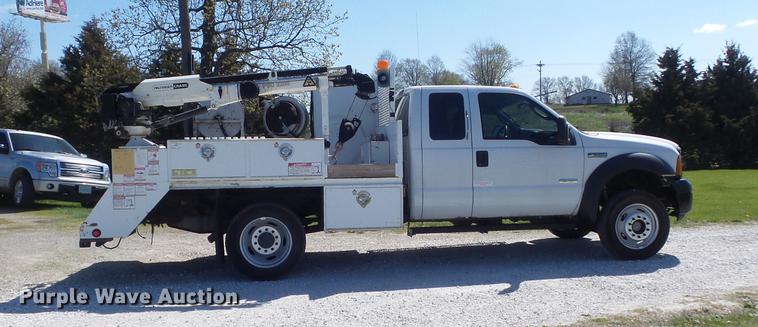 image for item DC7331 2007 Ford F550 Super Duty XL SuperCab service truck with crane
