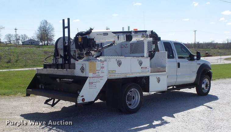 image for item DC7331 2007 Ford F550 Super Duty XL SuperCab service truck with crane