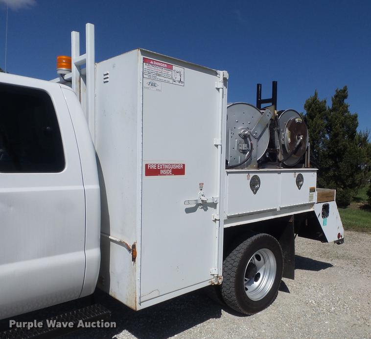 image for item DC7331 2007 Ford F550 Super Duty XL SuperCab service truck with crane