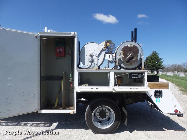 image for item DC7331 2007 Ford F550 Super Duty XL SuperCab service truck with crane