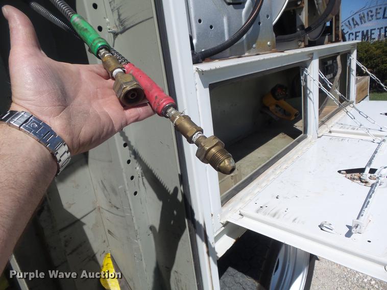 image for item DC7331 2007 Ford F550 Super Duty XL SuperCab service truck with crane