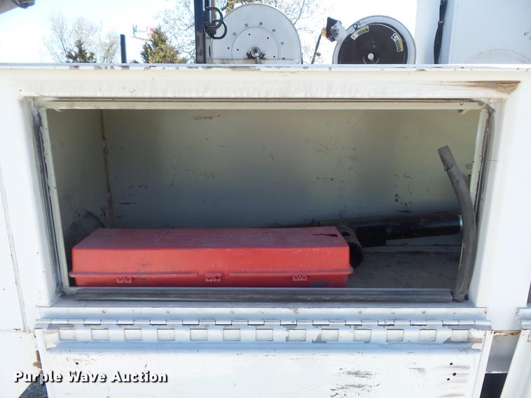 image for item DC7331 2007 Ford F550 Super Duty XL SuperCab service truck with crane