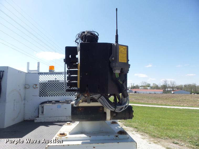 image for item DC7331 2007 Ford F550 Super Duty XL SuperCab service truck with crane