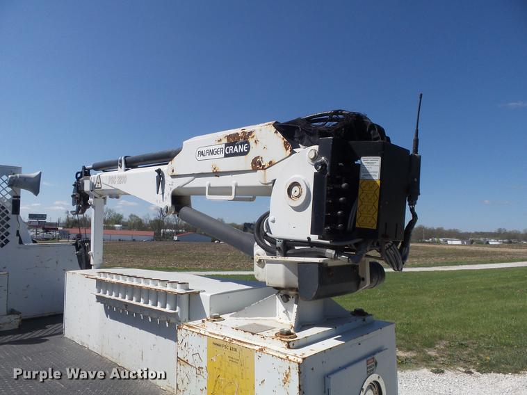 image for item DC7331 2007 Ford F550 Super Duty XL SuperCab service truck with crane