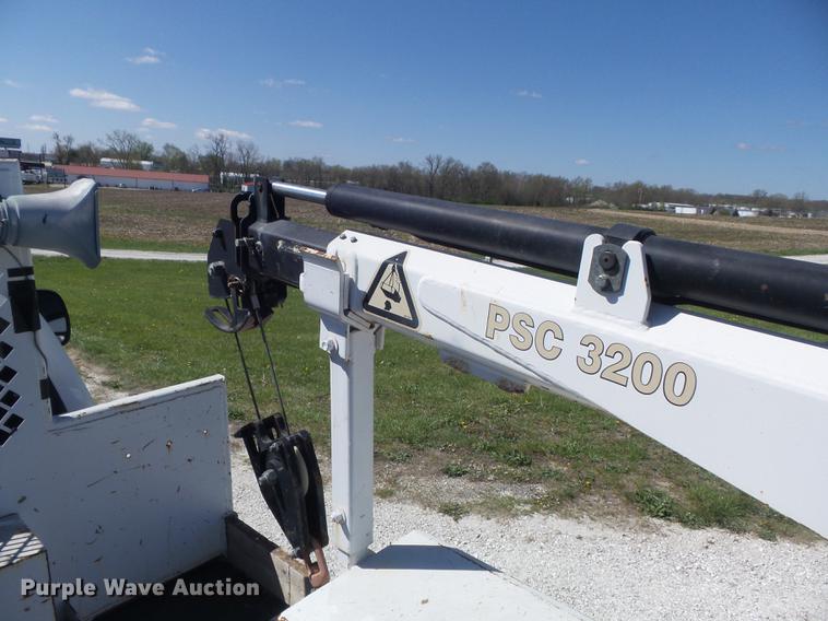 image for item DC7331 2007 Ford F550 Super Duty XL SuperCab service truck with crane