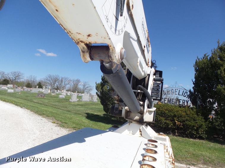 image for item DC7331 2007 Ford F550 Super Duty XL SuperCab service truck with crane