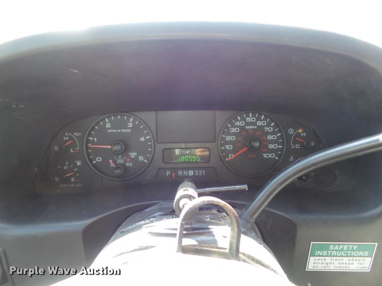 image for item DC7331 2007 Ford F550 Super Duty XL SuperCab service truck with crane