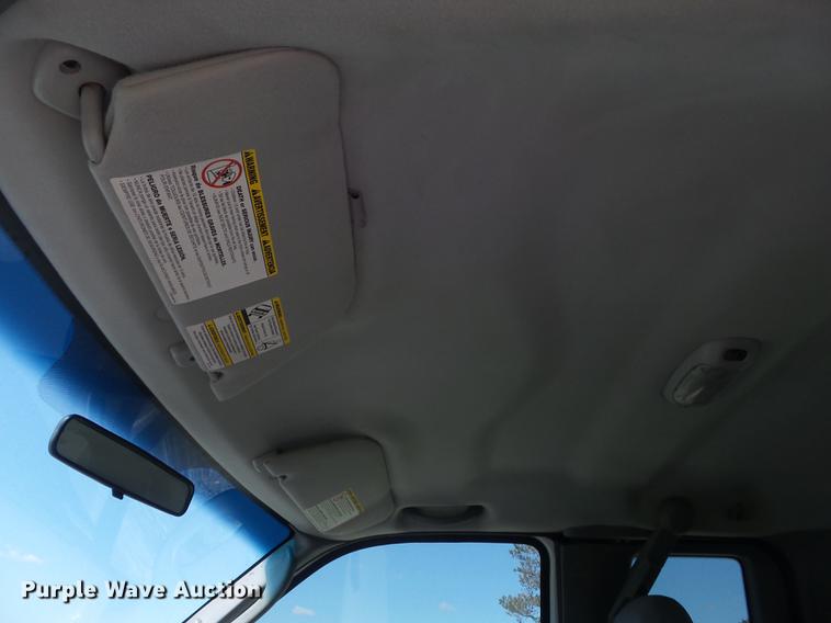 image for item DC7331 2007 Ford F550 Super Duty XL SuperCab service truck with crane