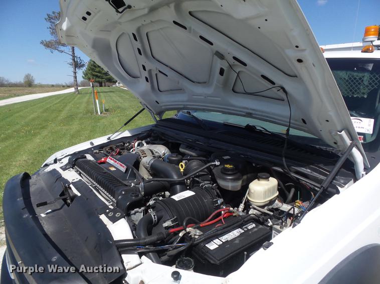 image for item DC7331 2007 Ford F550 Super Duty XL SuperCab service truck with crane