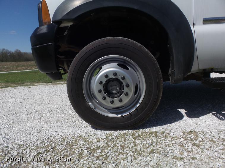 image for item DC7331 2007 Ford F550 Super Duty XL SuperCab service truck with crane