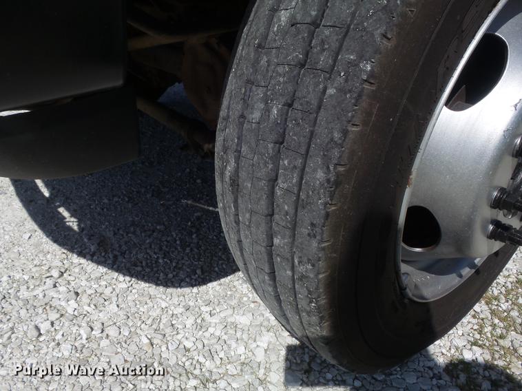 image for item DC7331 2007 Ford F550 Super Duty XL SuperCab service truck with crane