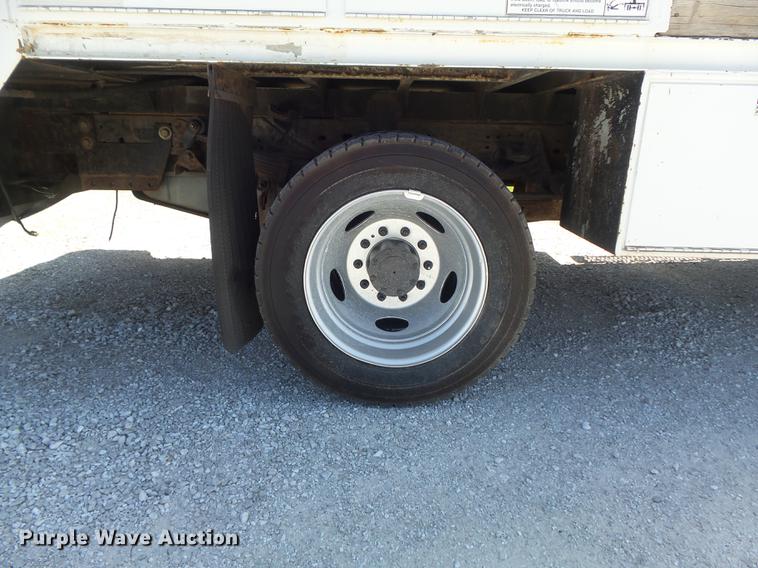 image for item DC7331 2007 Ford F550 Super Duty XL SuperCab service truck with crane