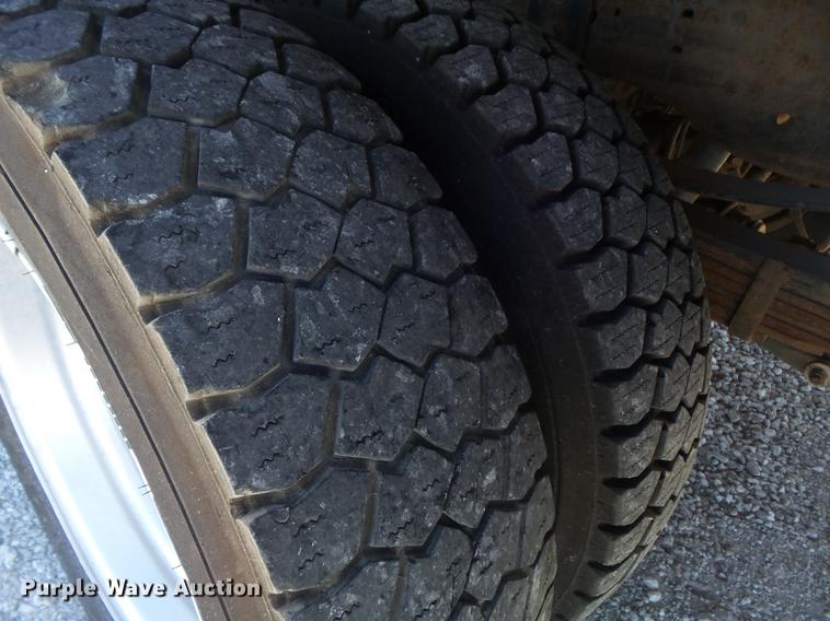 image for item DC7331 2007 Ford F550 Super Duty XL SuperCab service truck with crane