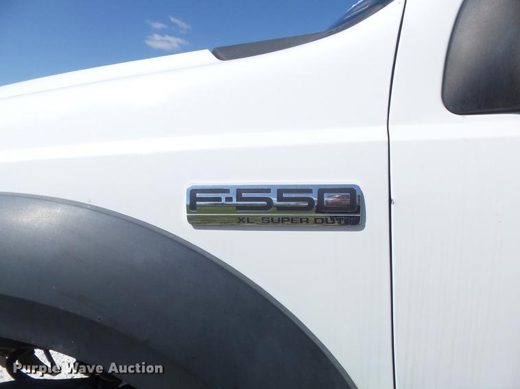 image for item DC7331 2007 Ford F550 Super Duty XL SuperCab service truck with crane