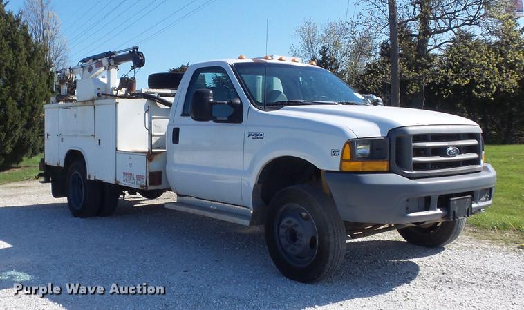 image for item DC7332 1999 Ford F550 Super Duty service truck with crane